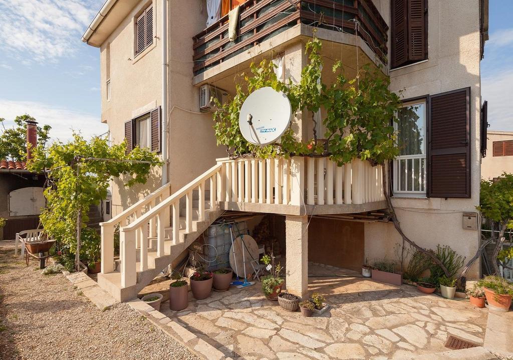 Apartment Sea And Mountain With Pool Novigrad  Exteriör bild